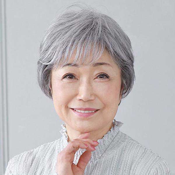 プリシラ ミセス 六分ウイッグ フェザーカールハーフ A-116 TGH(グレイヘア)